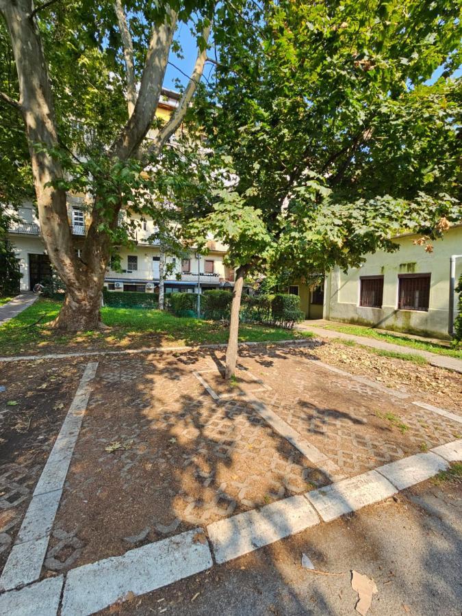 Booking Apartments Alone 1 Belgrad Exterior foto